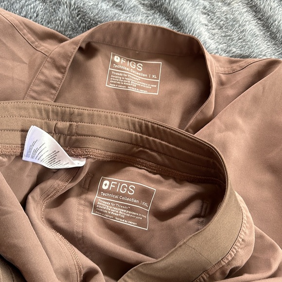 Figs scrub outfit - Picture 4 of 4